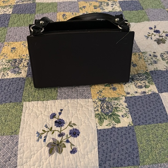 Purse’s - Picture 3 of 5